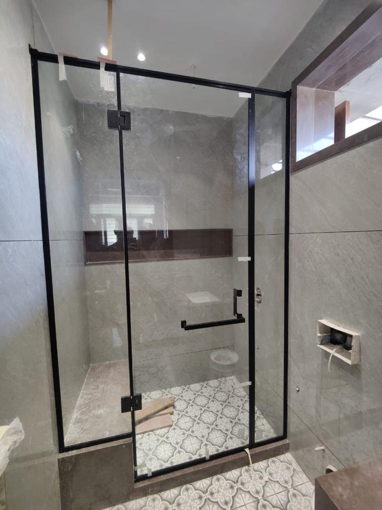 Shower door repair in Ottawa — FixItAll Handyman Services